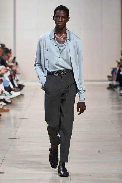 Look 46